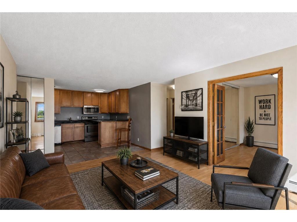 1800 Lasalle Avenue #101 Minneapolis, MN 55403-9221