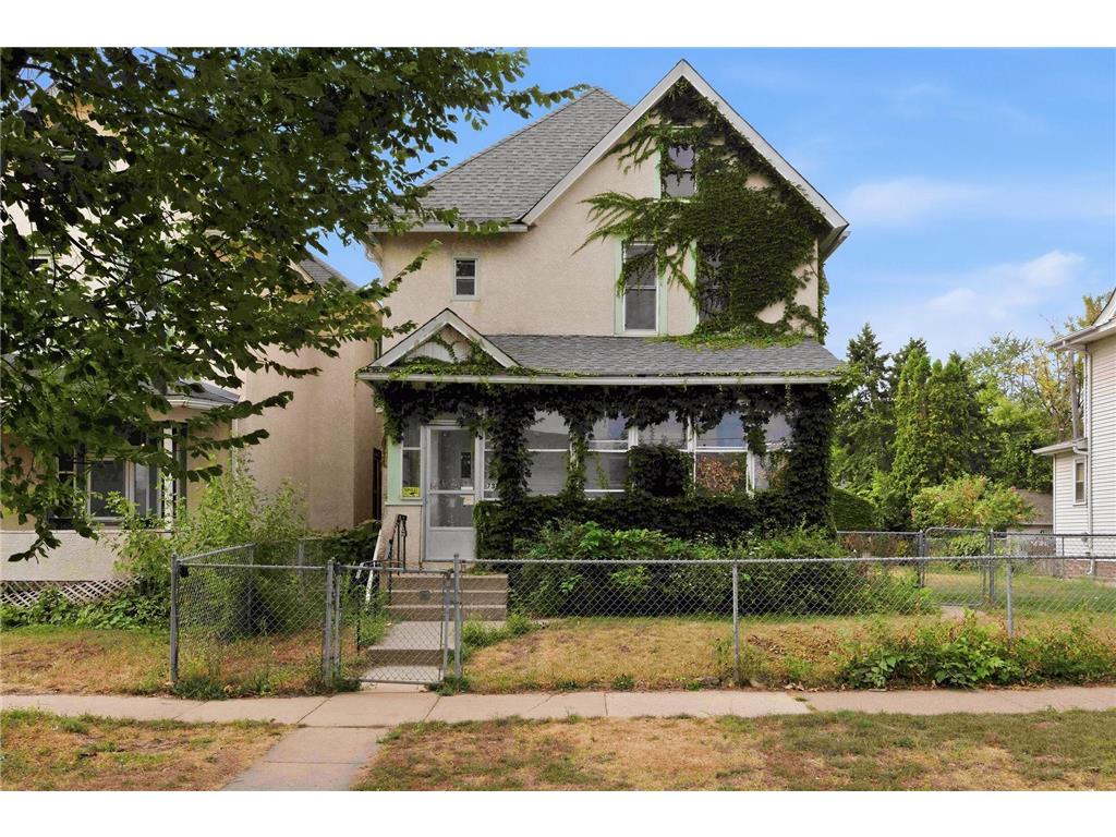 738 Watson Avenue North Saint Paul, MN 55102